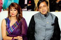 Shashi Tharoor and Sunanda Pushkar in a party